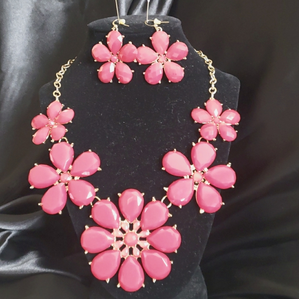 Necklace and Earrings set